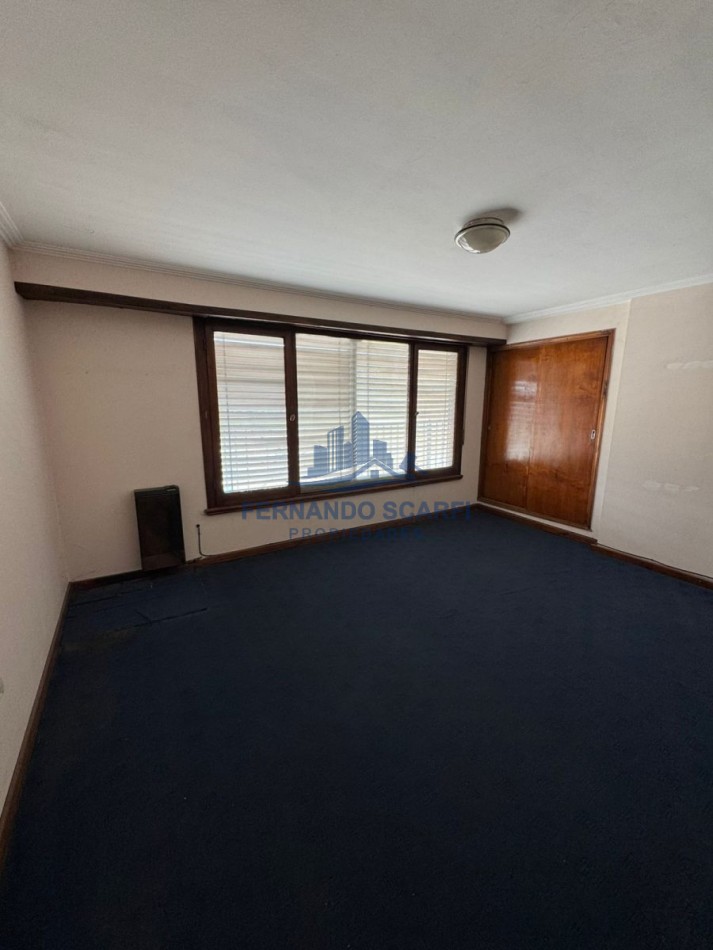 Venta Departamento de 3 ambientes, 1 piso por escalera, al frente