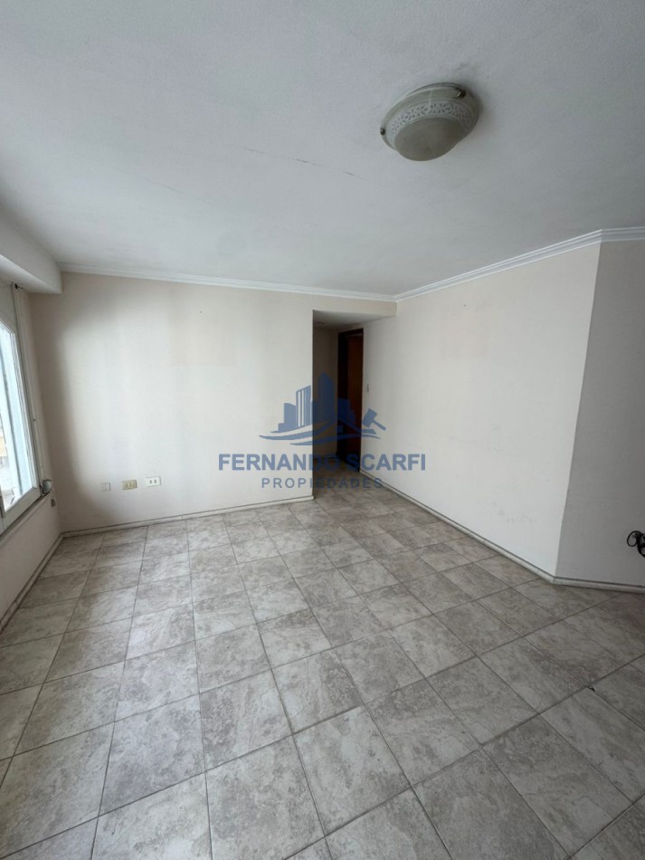 Venta Departamento de 3 ambientes, 1 piso por escalera, al frente
