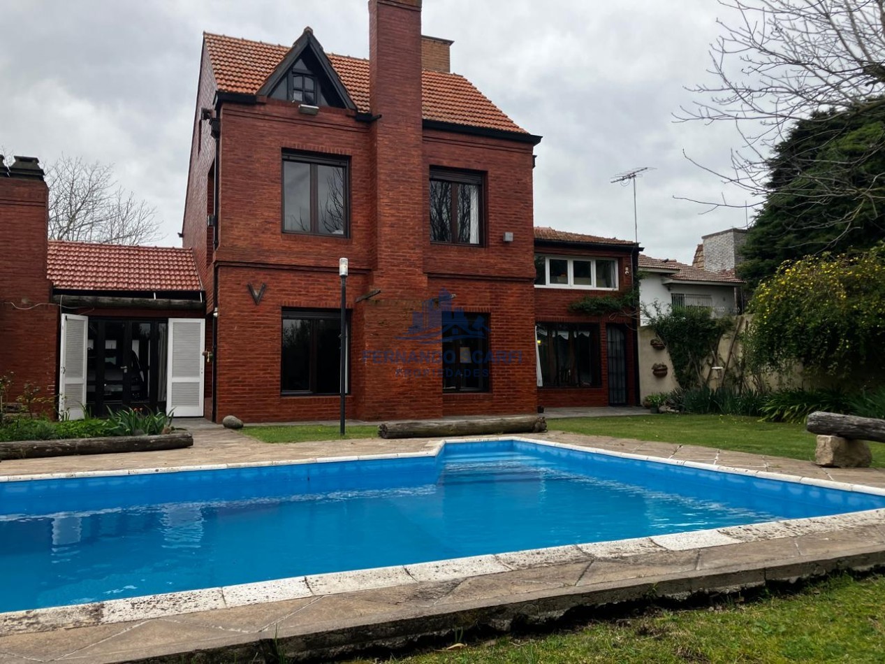 VENTA CHALET 6 AMB CON PISCINA EN LA FLORIDA