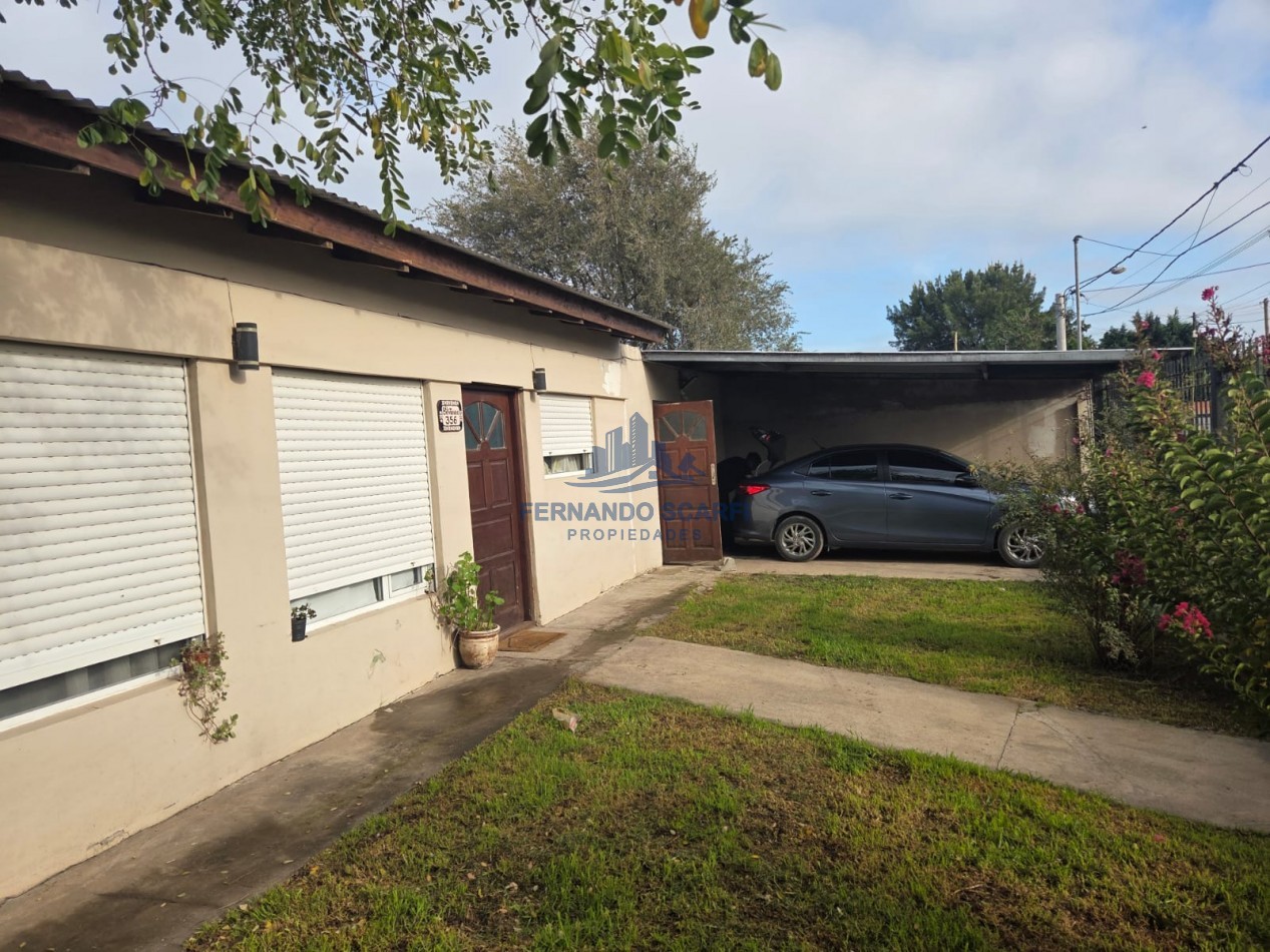 Venta Casa 3 ambientes, con garage para 2 vehiculos y jardin