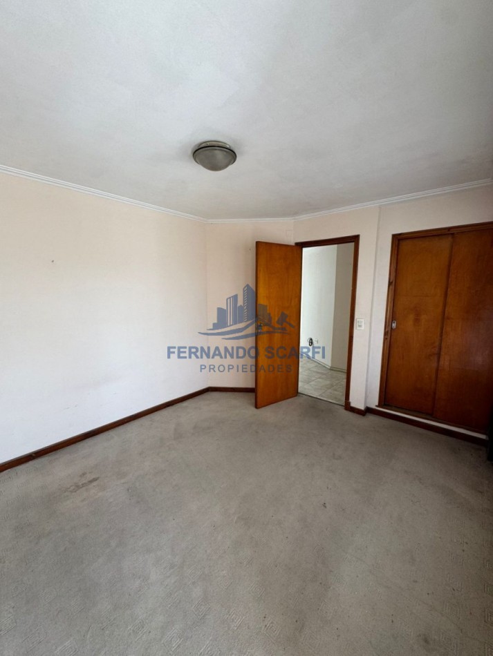 Venta Departamento de 3 ambientes, 1 piso por escalera, al frente