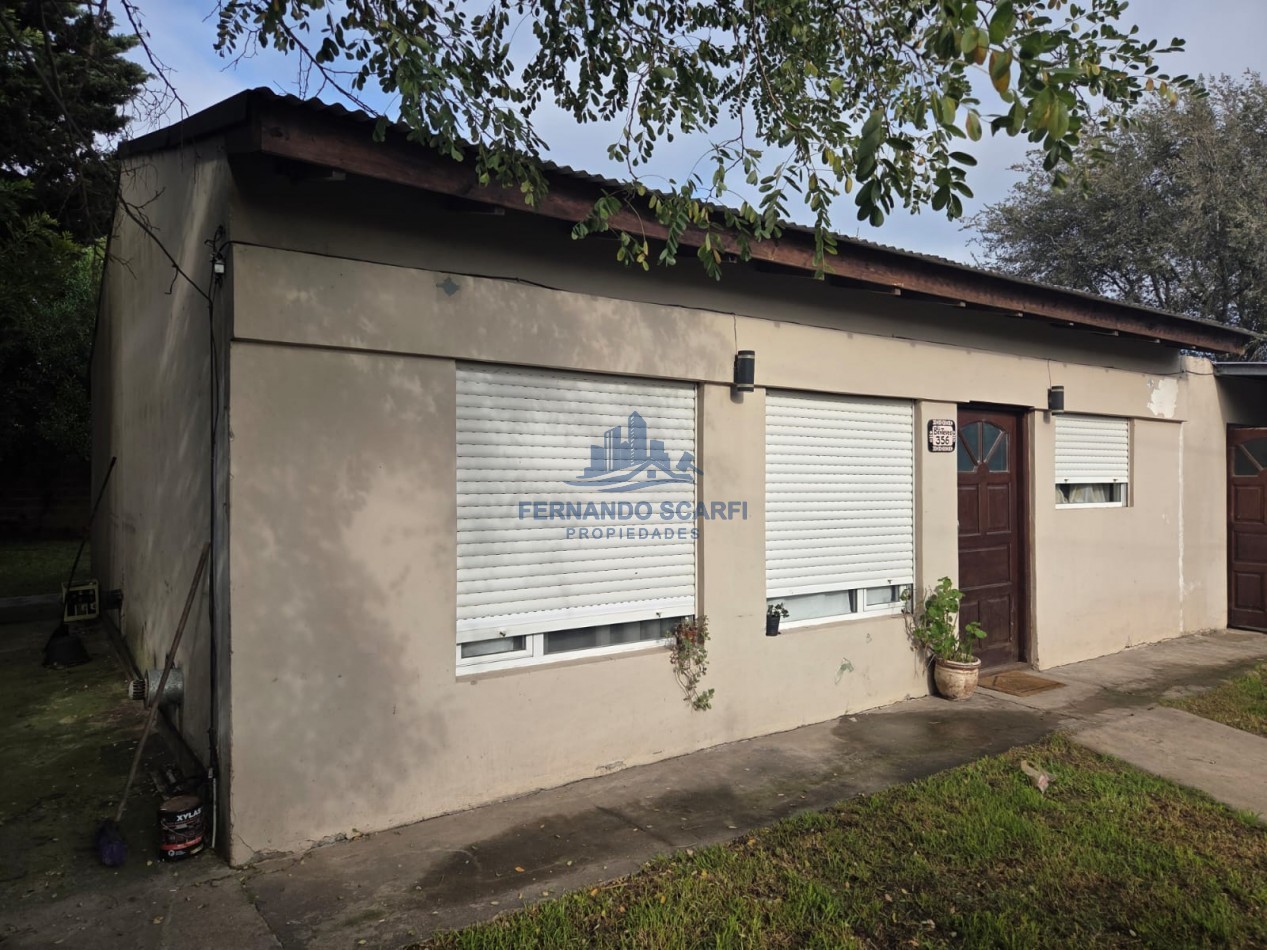 Venta Casa 3 ambientes, con garage para 2 vehiculos y jardin