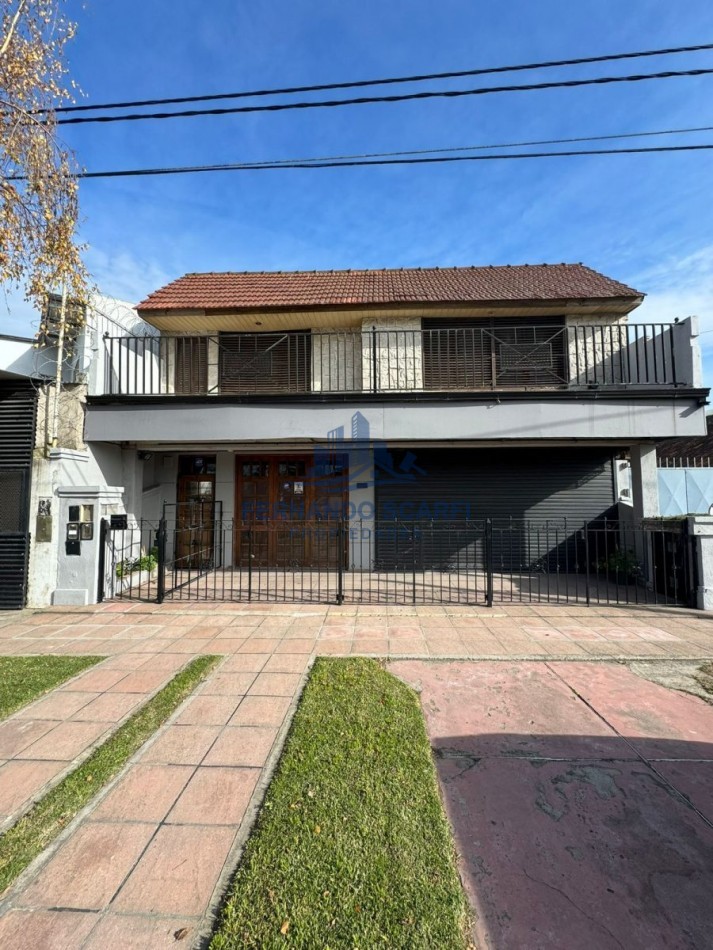 Venta Departamento de 3 ambientes, 1 piso por escalera, al frente