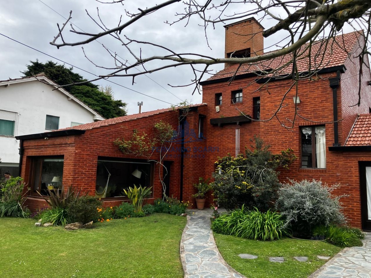 VENTA CHALET 6 AMB CON PISCINA EN LA FLORIDA