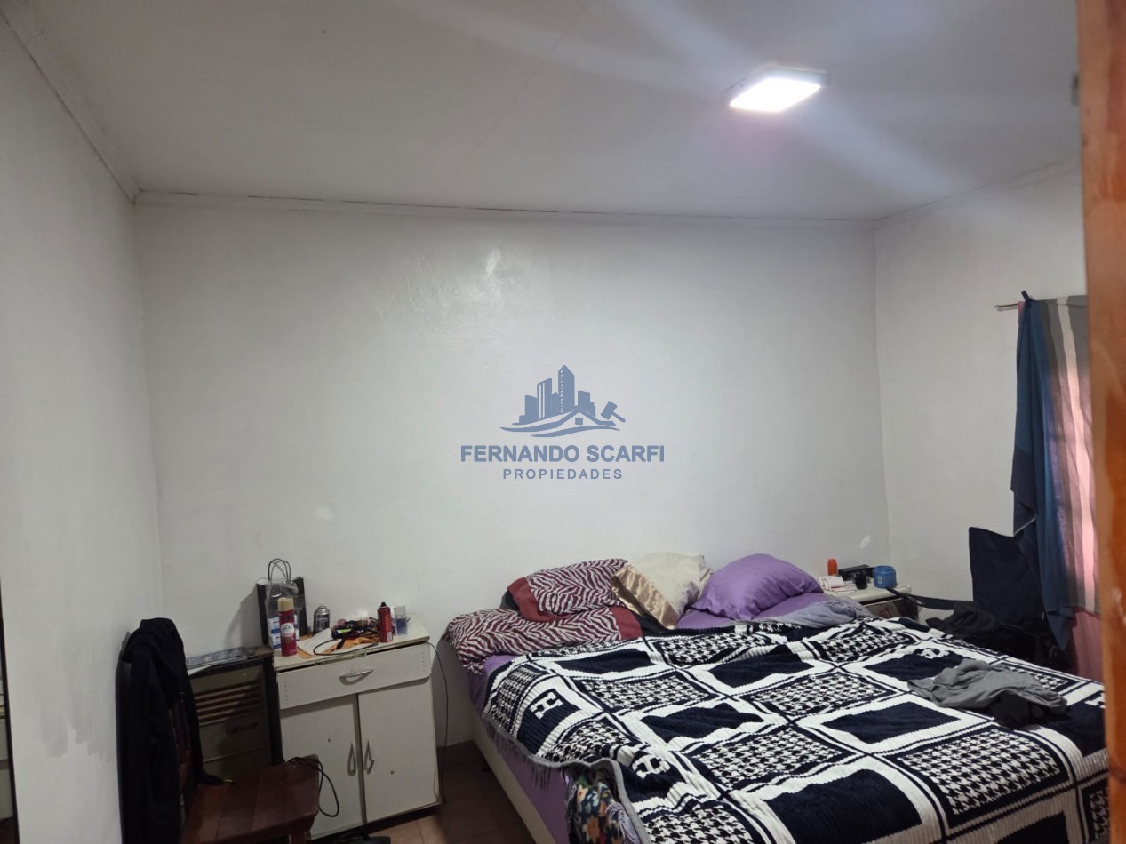 Venta Casa 3 ambientes, con garage para 2 vehiculos y jardin