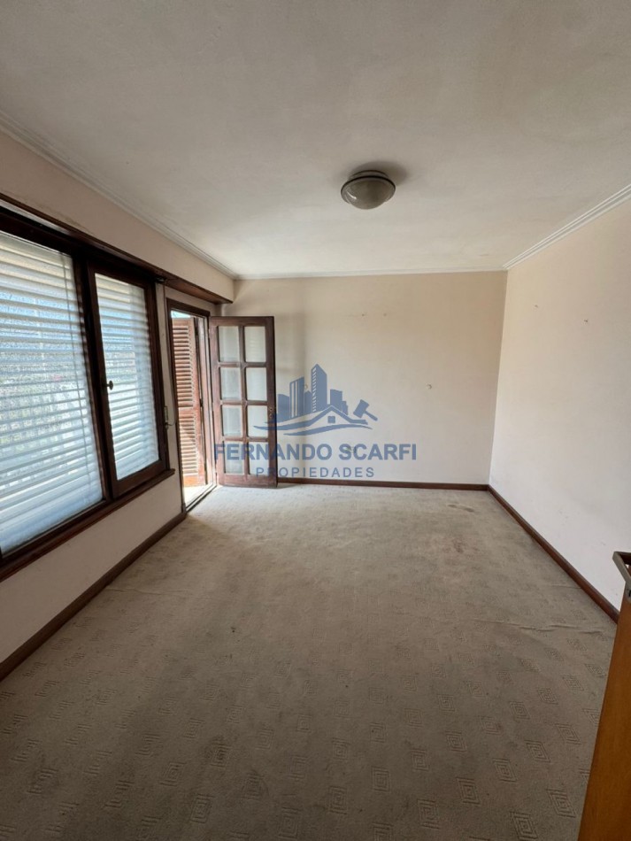 Venta Departamento de 3 ambientes, 1 piso por escalera, al frente