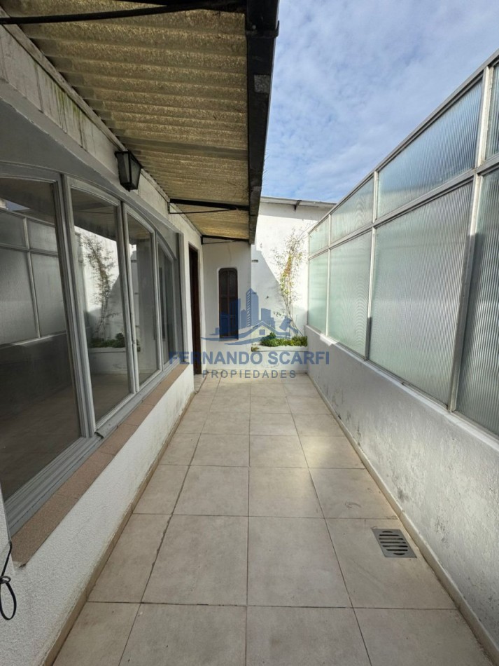 Venta Departamento de 3 ambientes, 1 piso por escalera, al frente