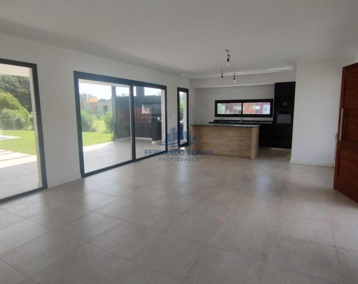 CHALET A ESTRENAR DE 5 AMBIENTES CON PISCINA Y PARQUE EN HARAS DEL MAR - CLUB DE CAMPO