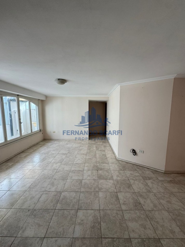 Venta Departamento de 3 ambientes, 1 piso por escalera, al frente