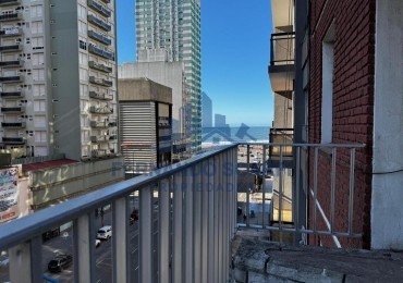 Venta departamento de 3 Ambientes al frente con balcon Centro